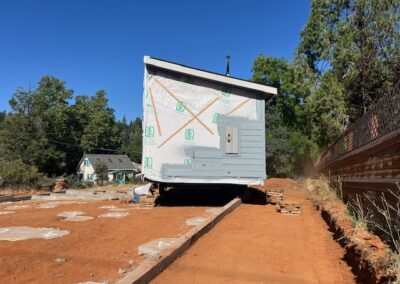 Buildings arriving to site